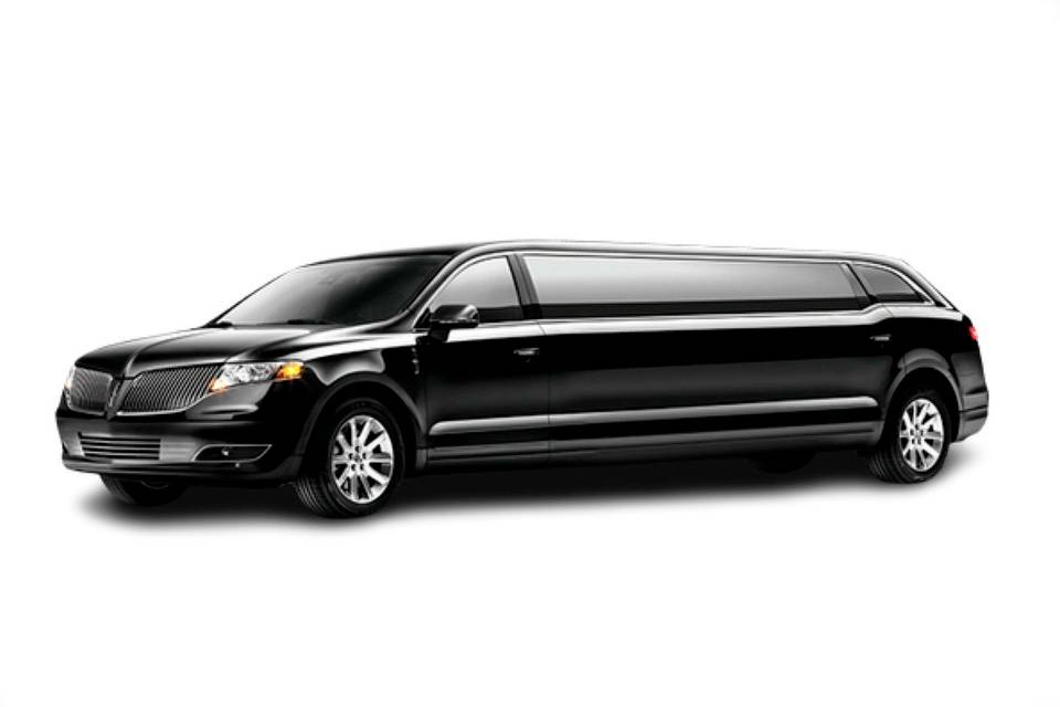 Lincoln MKT 8 passengers