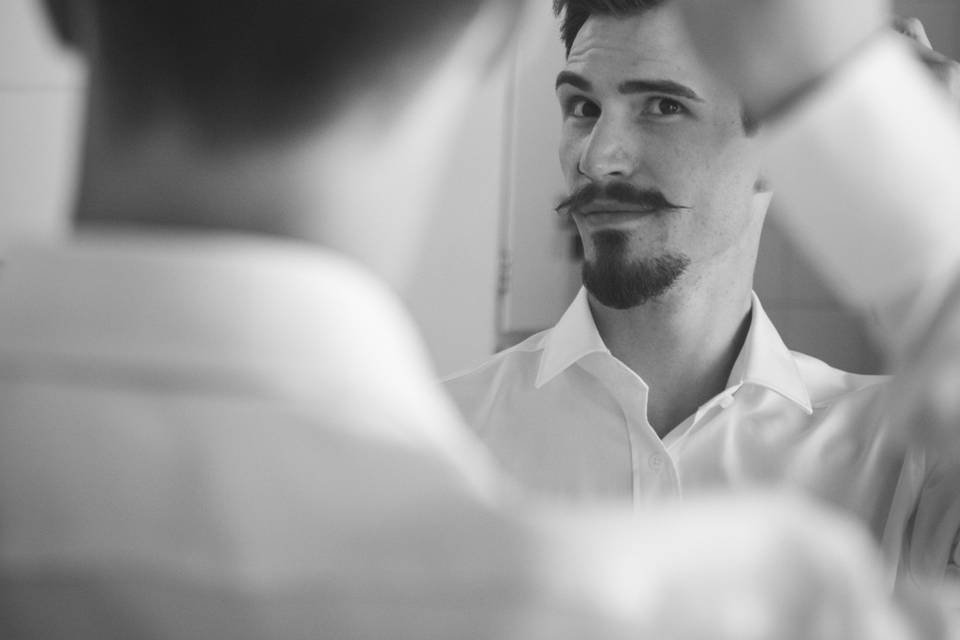 Groom portrait before wedding