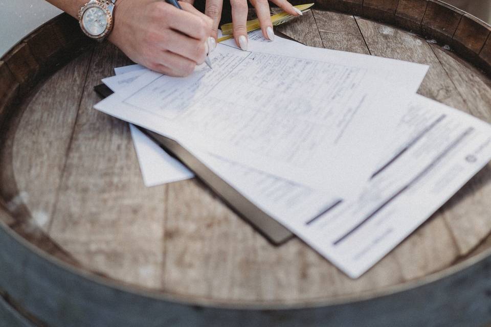 Signing the marriage