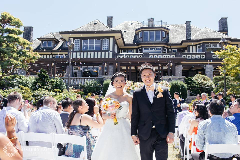 House backdrop - Ceremony