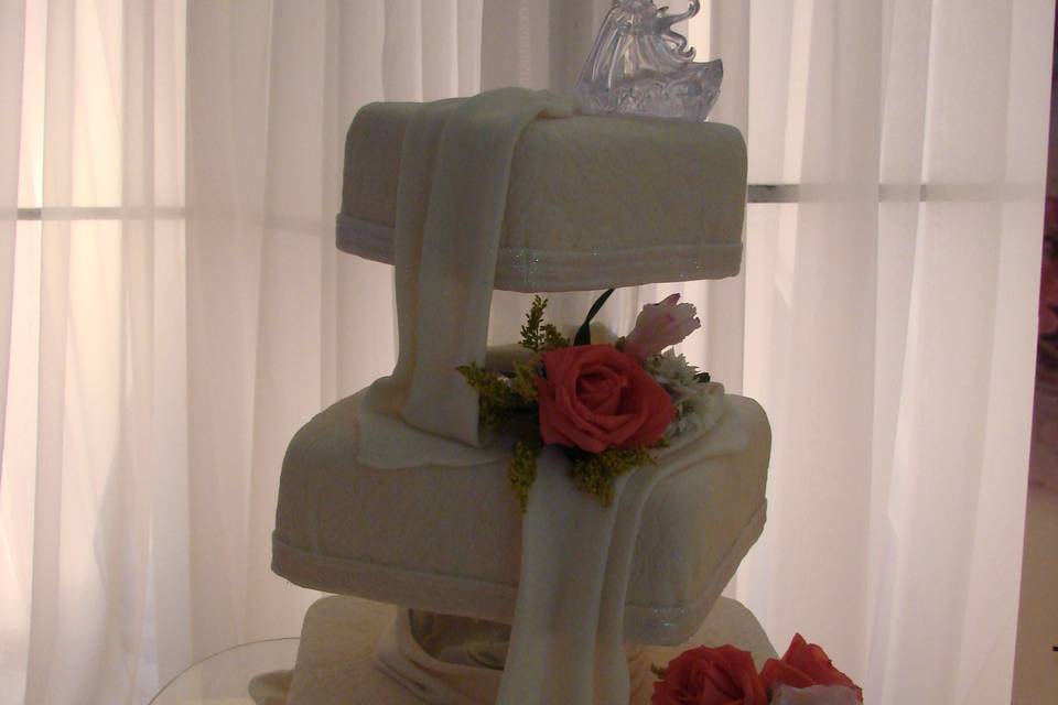 Delicate Wedding Cake