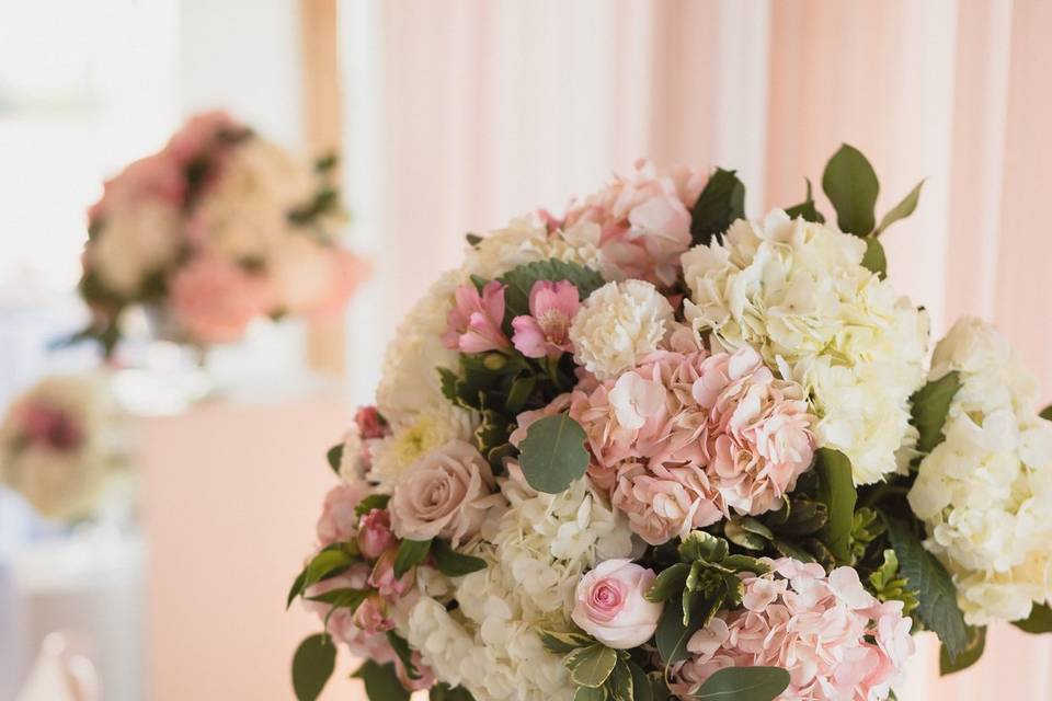 Head Table Flower Decor