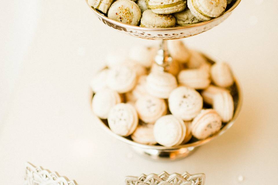 Pistachio and vanilla macarons