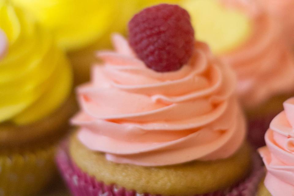 Peach bellini cupcakes