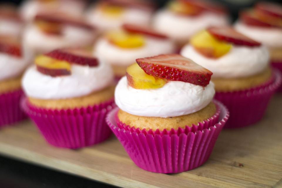 Peach bellini cupcakes