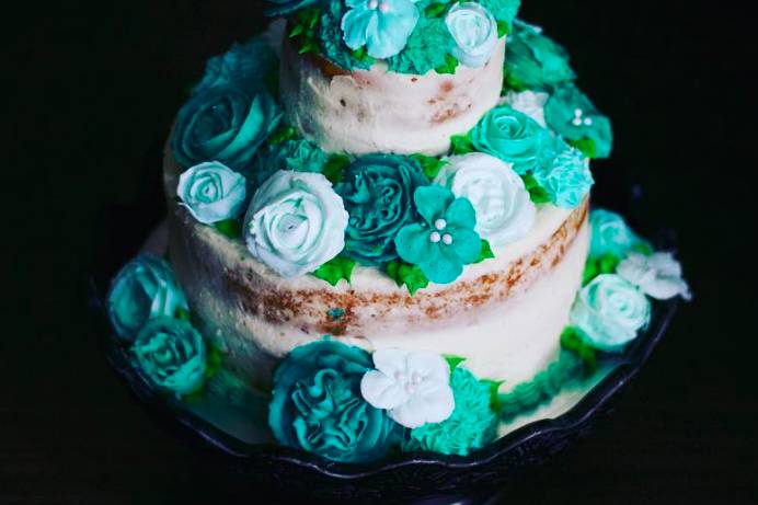 Naked buttercream flower cake