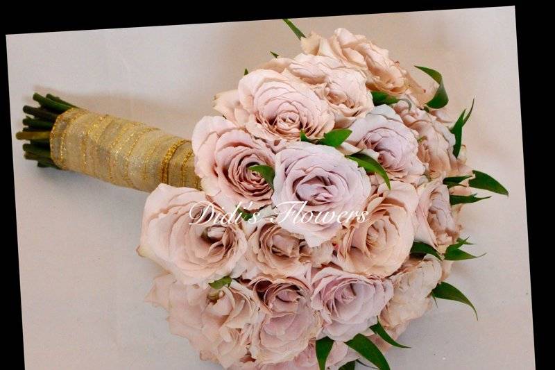 Blush roses bouquet