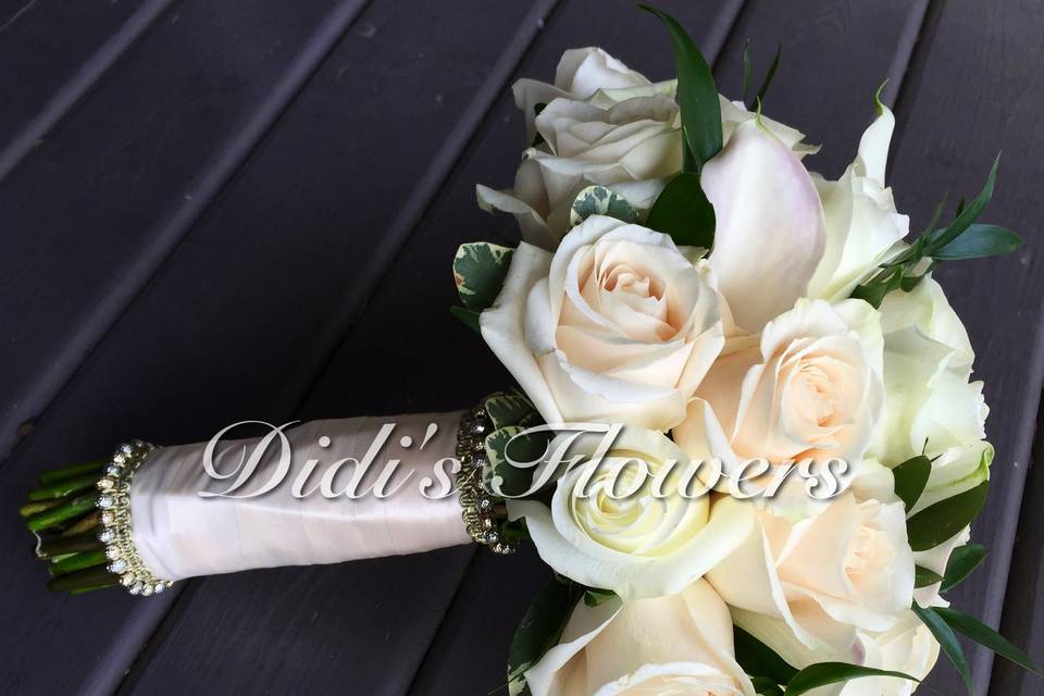 Ivory/White Bouquet