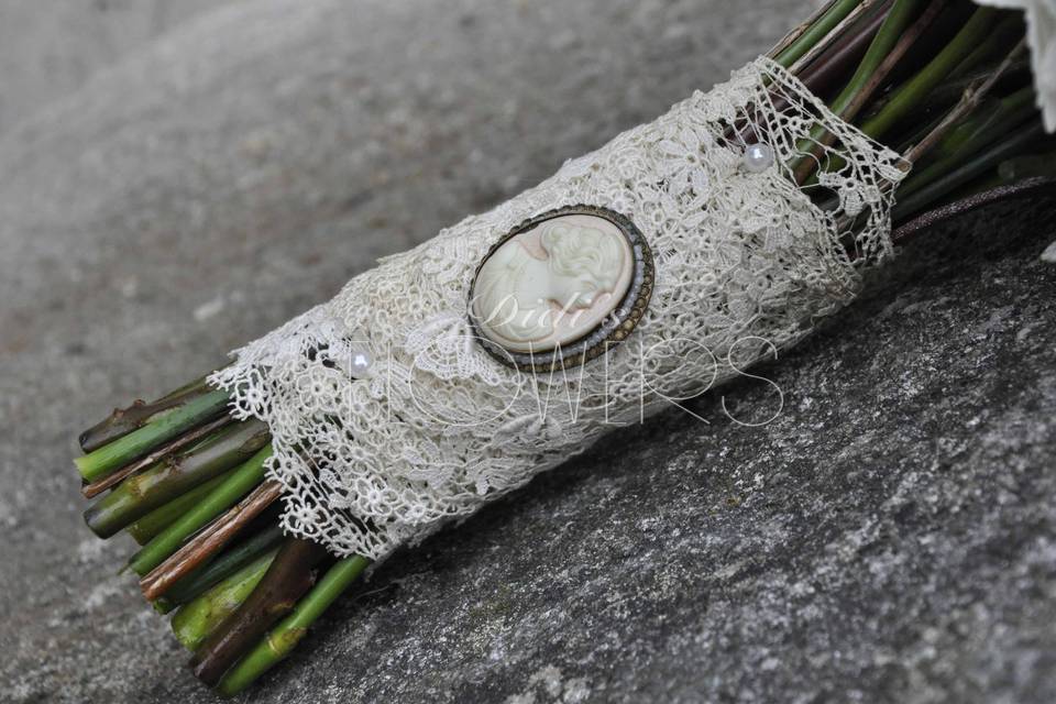 Lace wrap for the bouquet