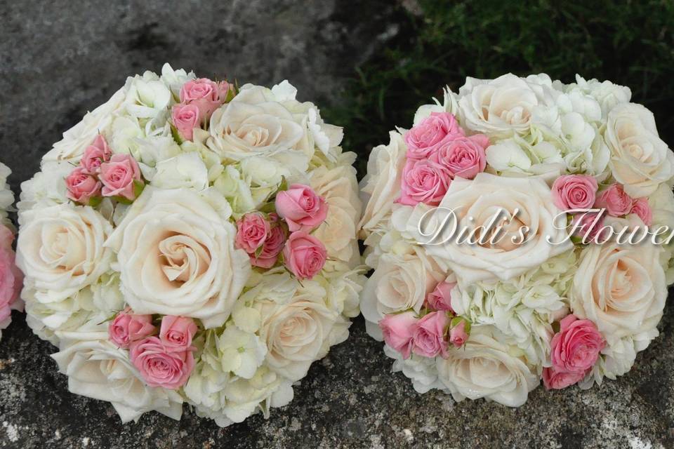 Bridesmaids bouquets