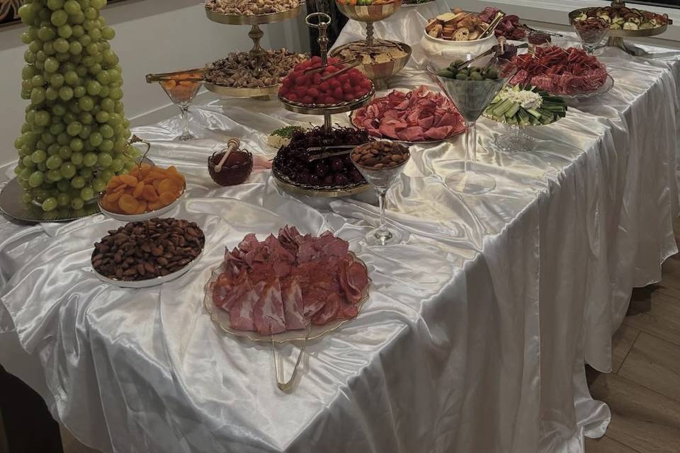 Wedding cocktail hour grazing