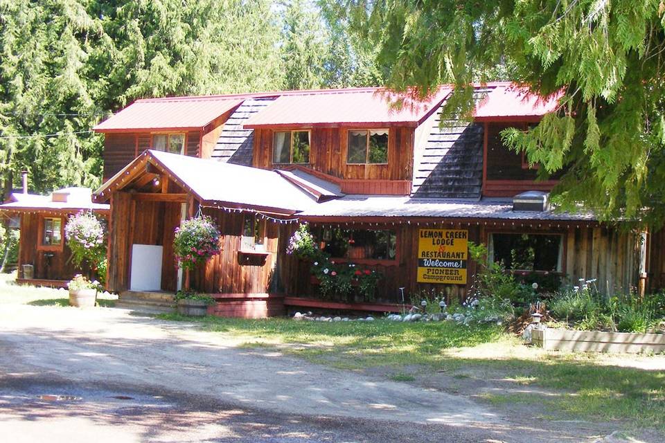 Lemon Creek Lodge