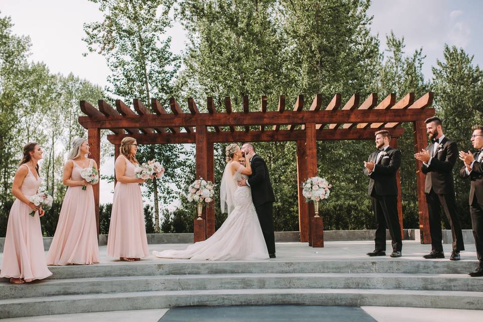 Outdoor Vancouver Wedding