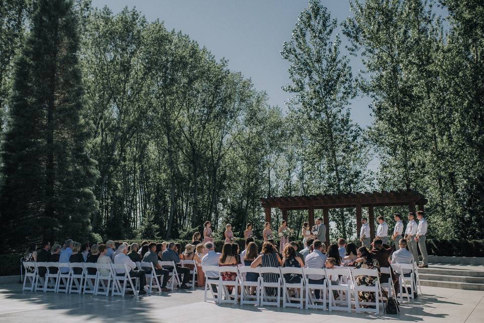 Outdoor Vancouver Wedding