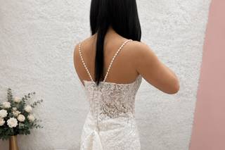 Gunit's Boutique, Custom Tailoring and Bridal Alterations