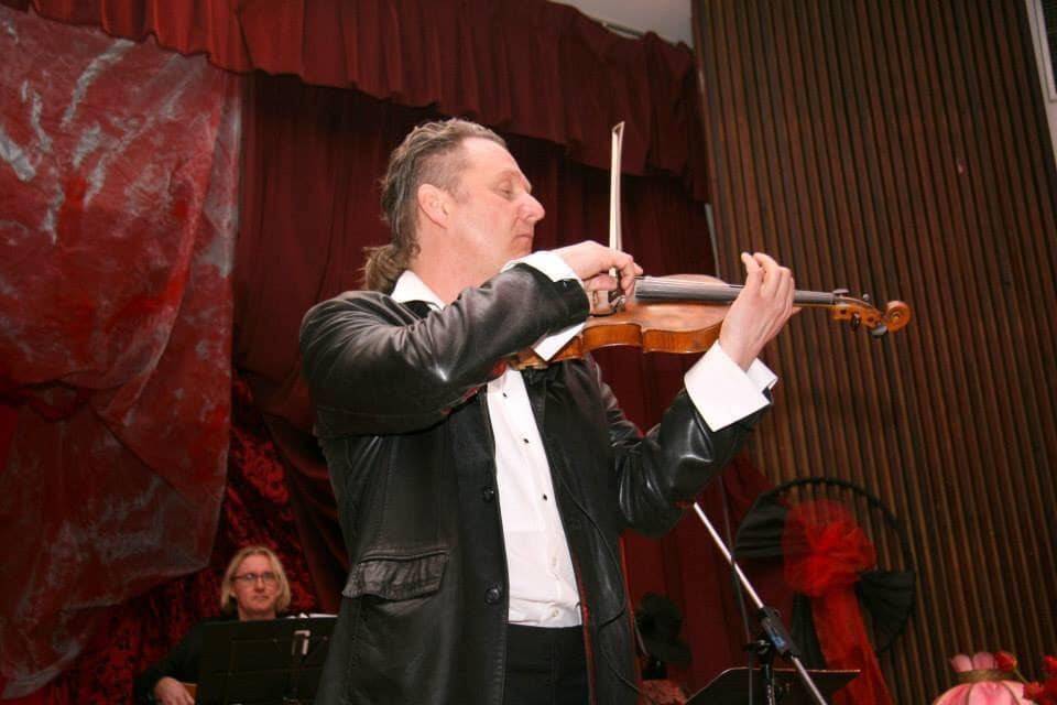 Rodion Boshoer - Violinist