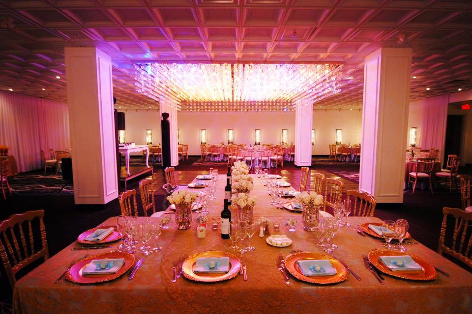 Glam Location & Decor