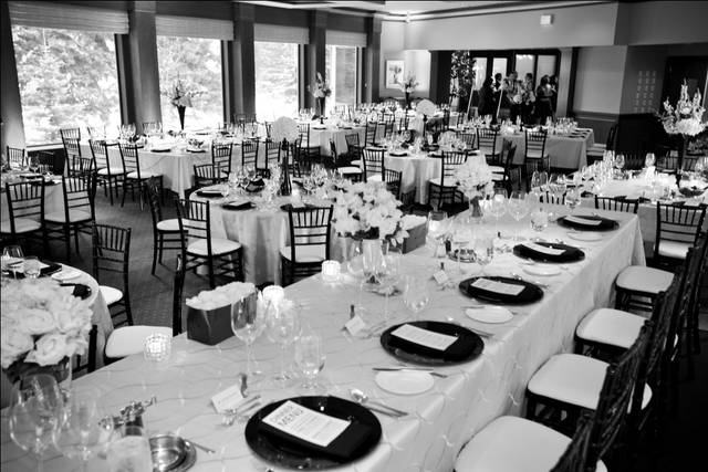 Calgary, Alberta Downtown Rooftop Hotel Wedding Venue