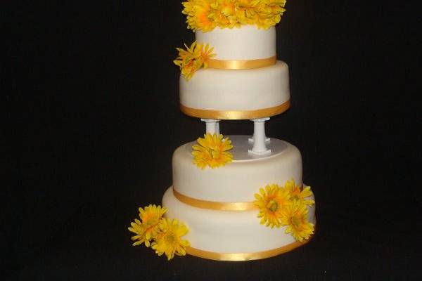 L Cake Design