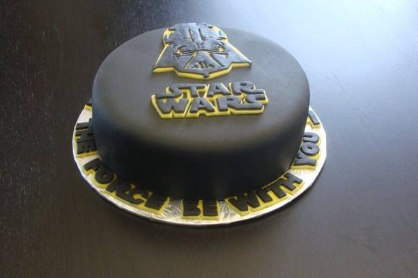 L Cake Design