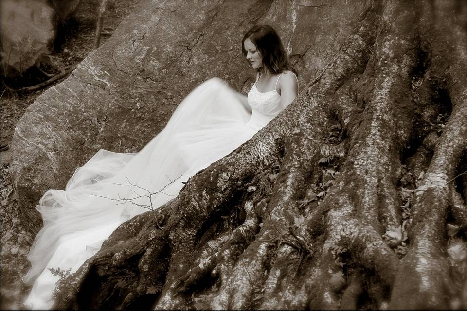 BW image of bride seated in mi