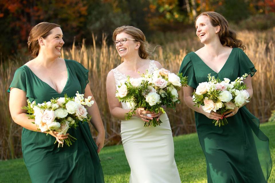 Trillium Trails bridal party w