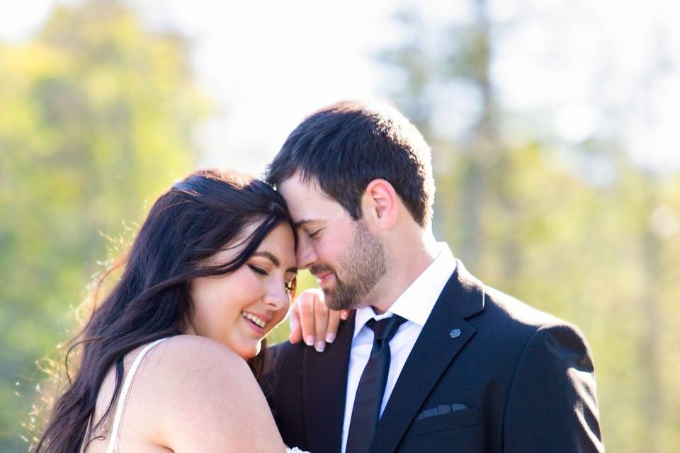 Kawartha Lakes bride and groom