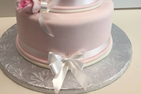 Elegant pink wedding cake