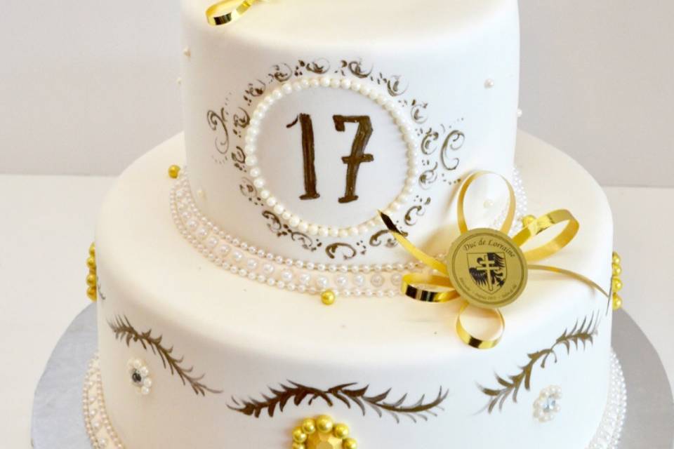 Art Deco inspired wedding cake