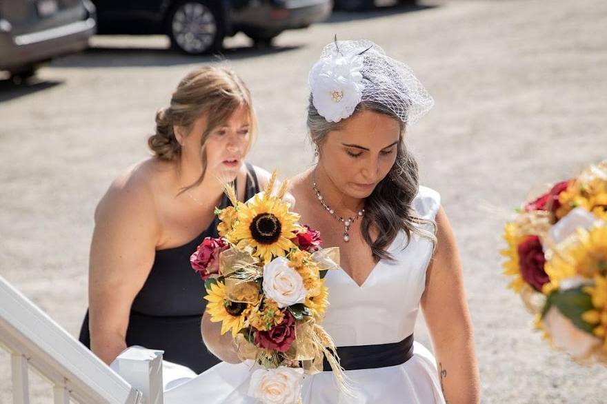 Bride & Bridesmaids