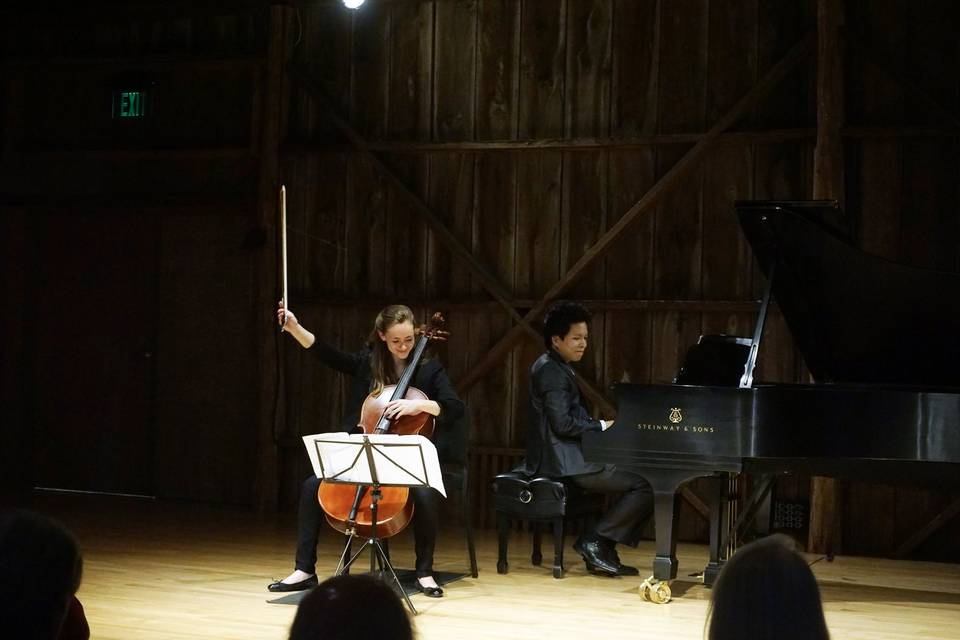 Leah Plave, cellist