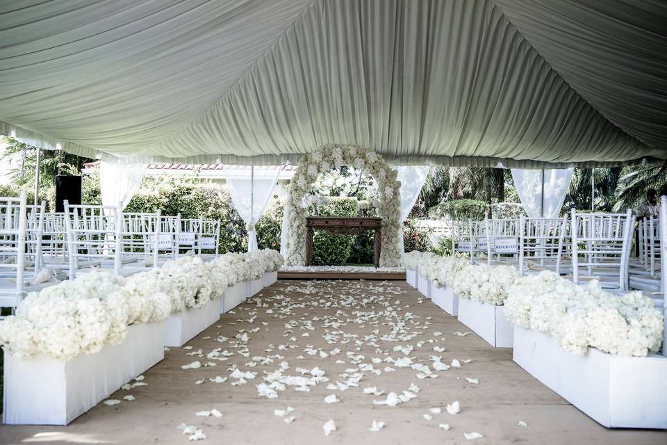 Aisle Decor