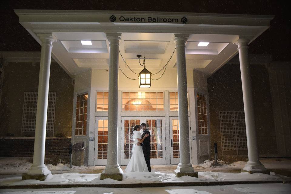 Night romantic wedding photo