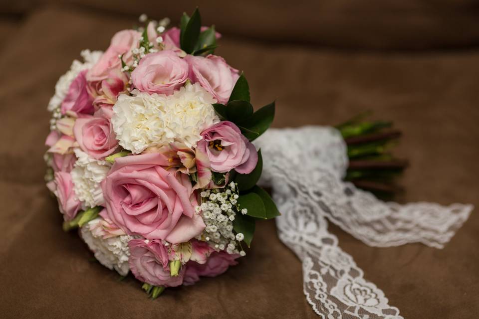 Pink and white bouquet