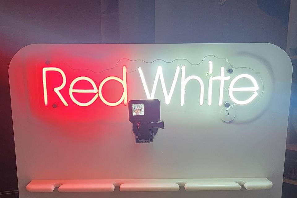 A red/ white wine video board