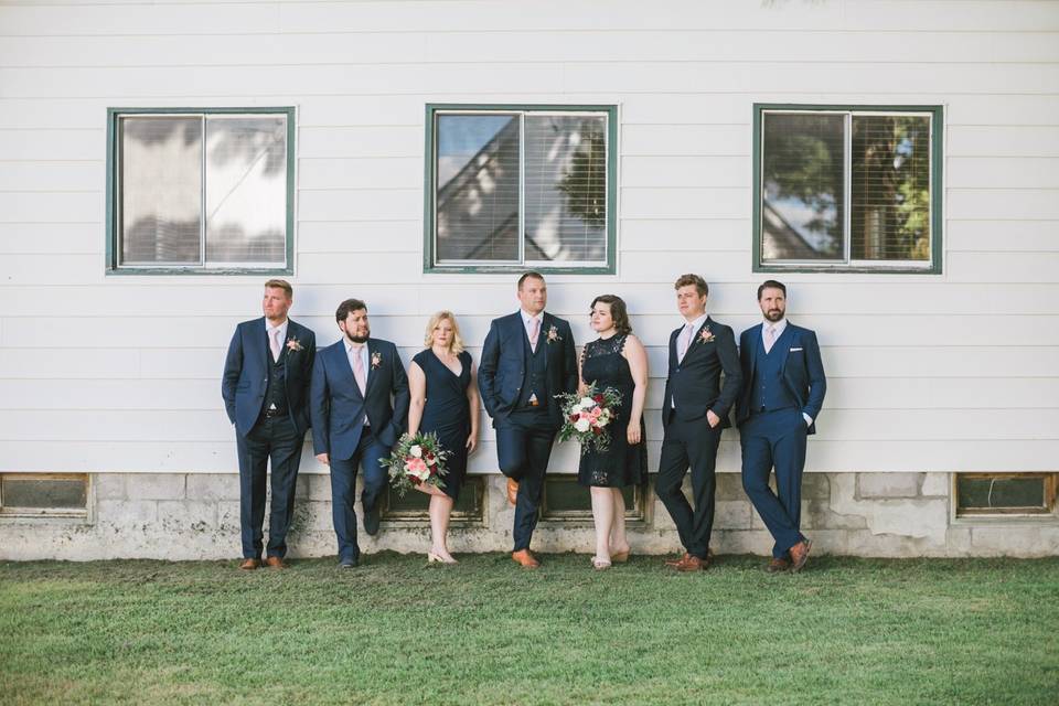 Groomsmen and groomsladies