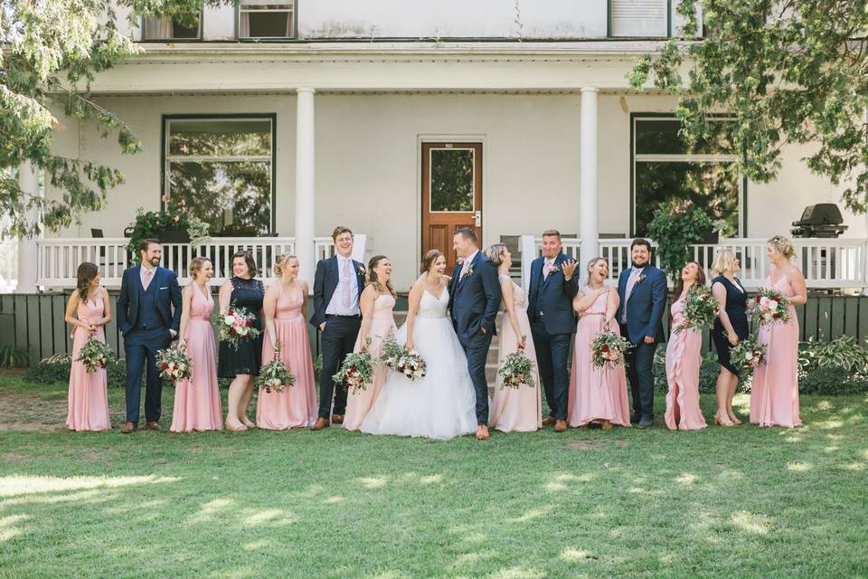 Groomsmen and groomsladies