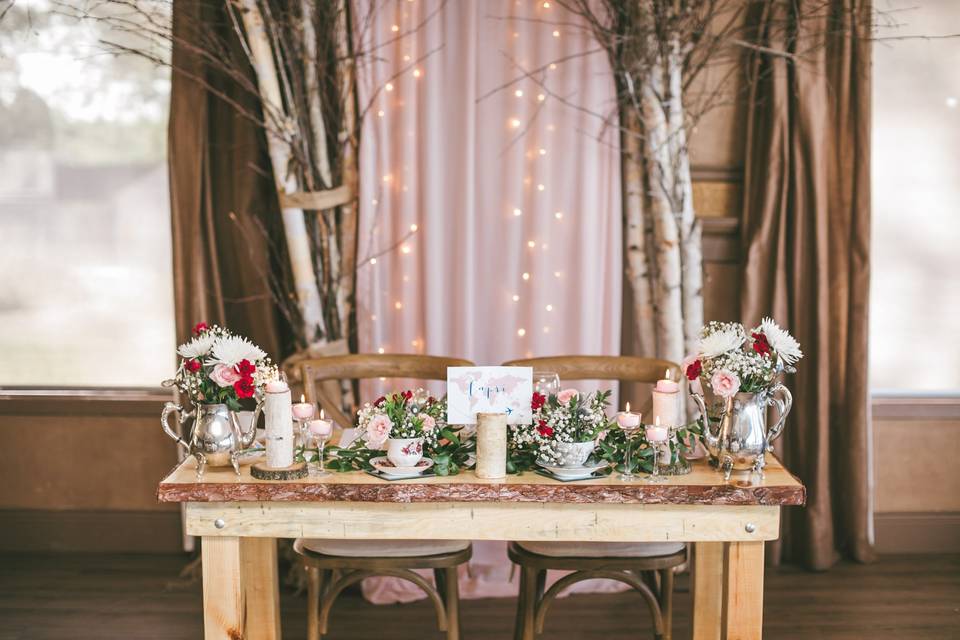 Beautiful sweetheart table