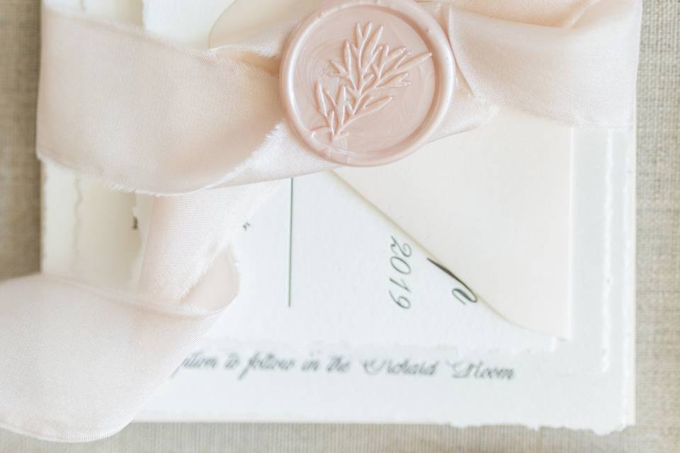 Blush wax seal