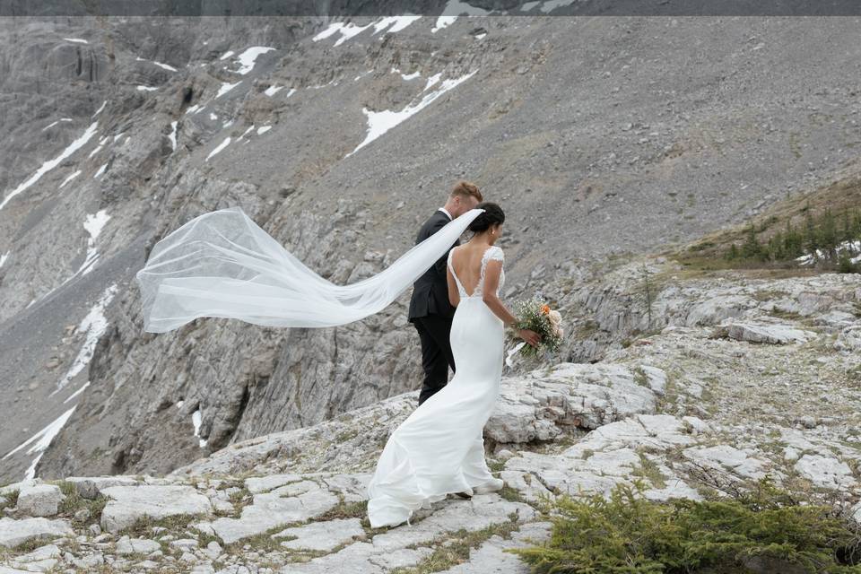 Stunning Hiking Elopement
