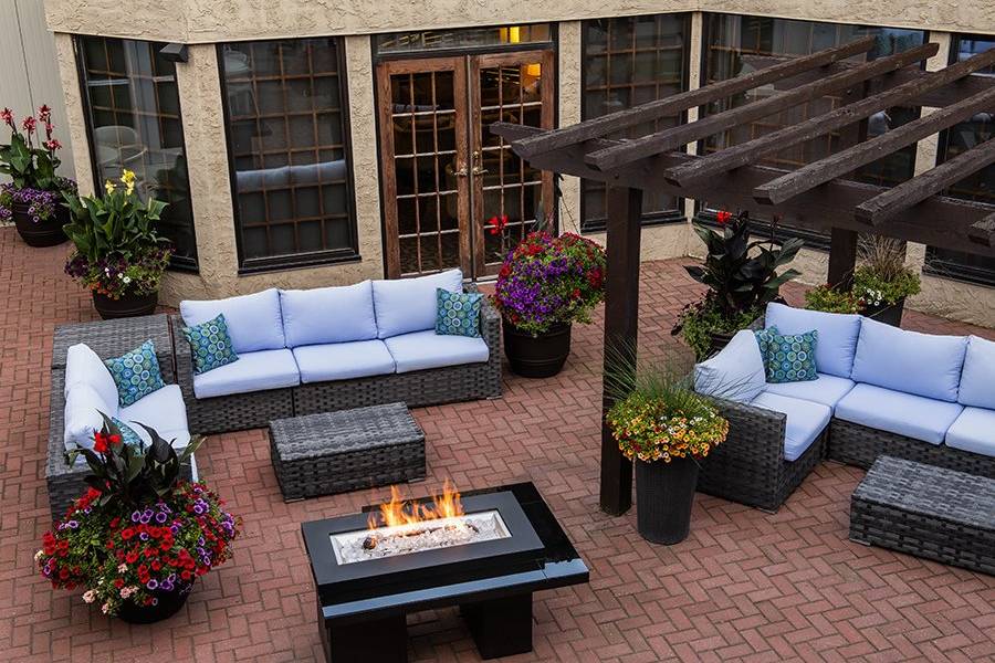 Garden Terrace Lounge Patio