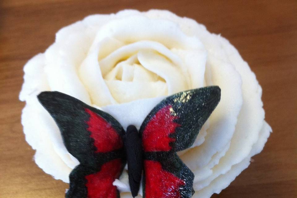 Butterfly rose flower cupcake