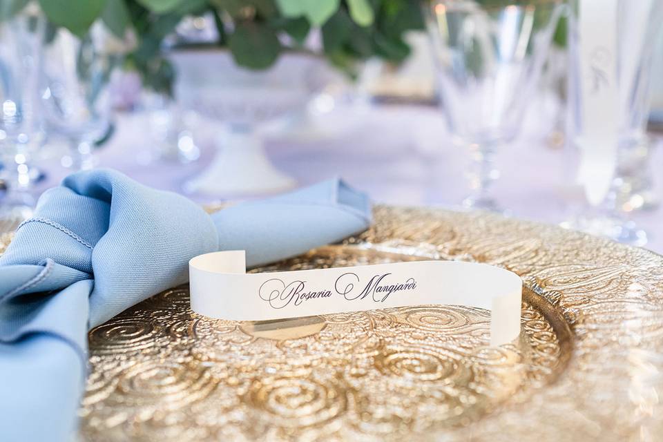 Curled place card