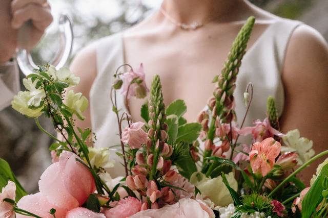 Elopement Rainy & Colourful