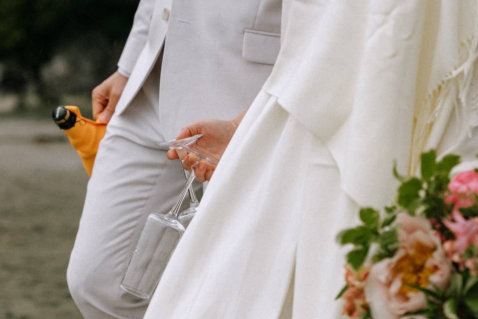 Elopement Rainy & Colourful