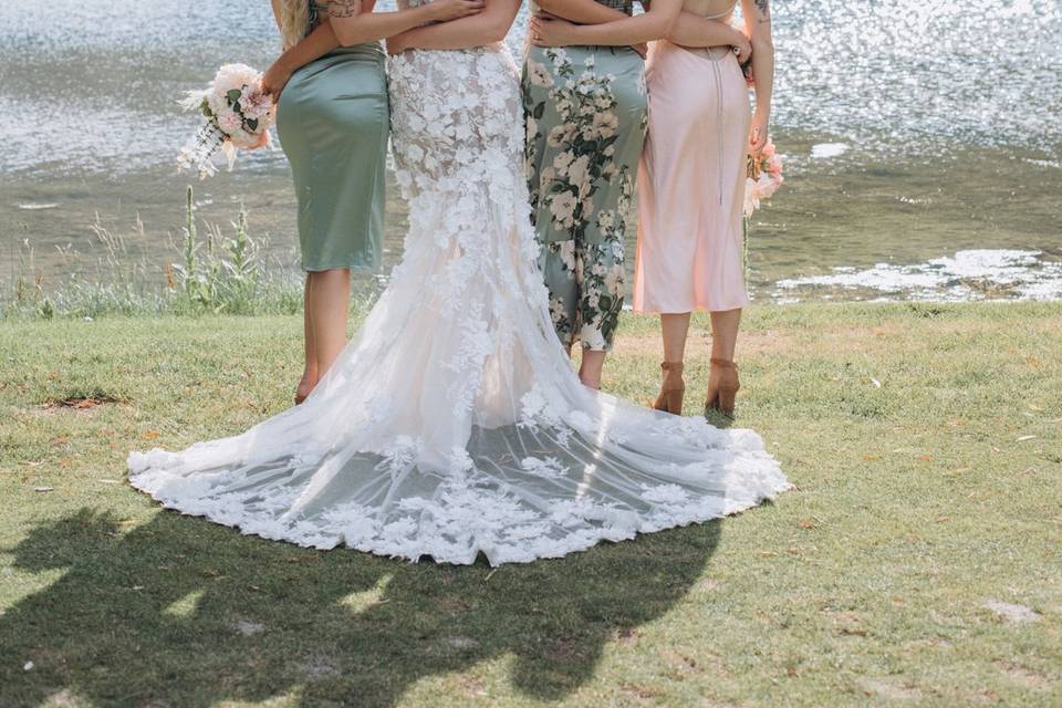 Bride&bridesmaids