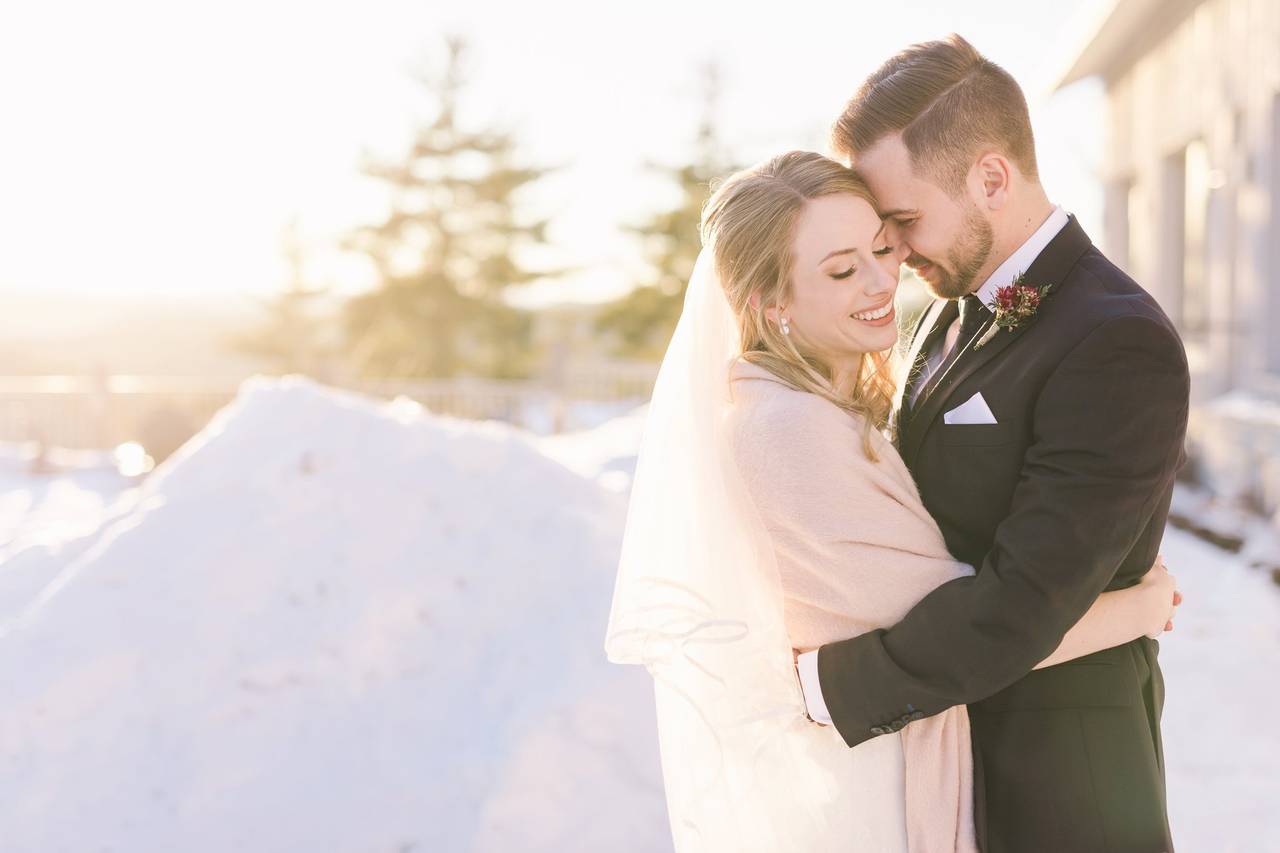 A 'backyard wedding' unlike anything you've ever seen – Horse farm wedding  photos on a family property - Amy Pinder Photography Blog