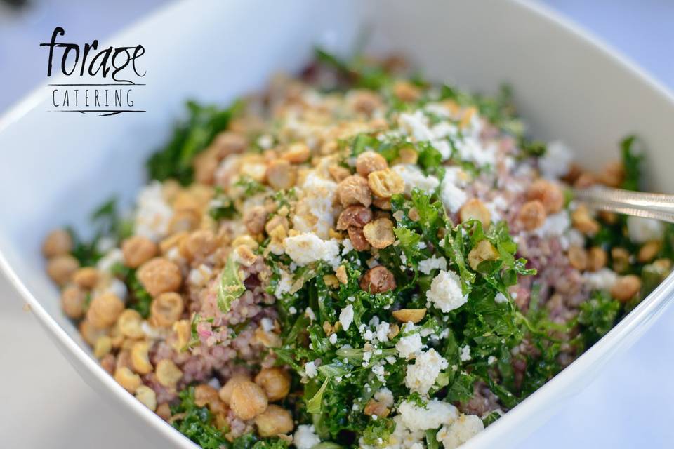 Kale salad with chickpeas