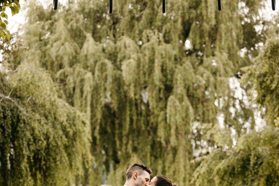 Kiss at the ceremony