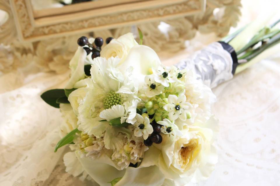 White Bouquet 2.jpg